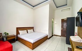 Hotel Tirta Jadi at Karangkobar Banjarnegara Mitra RedDoorz